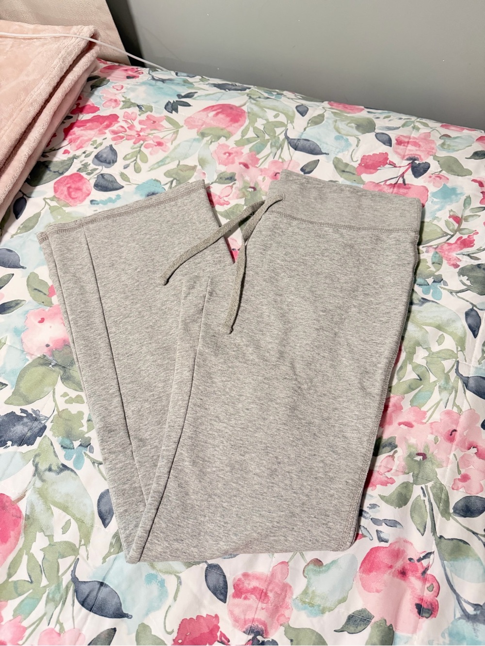 Aeropastle Flare Pants